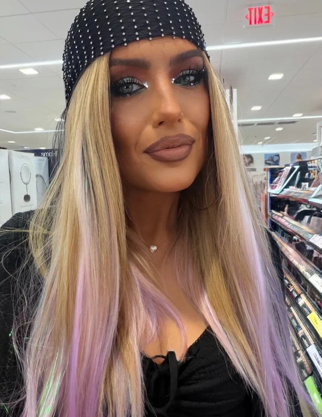 Courtney image