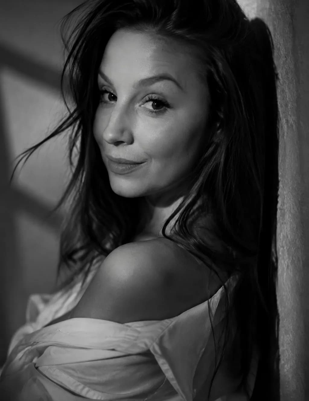 Nikki Mays image