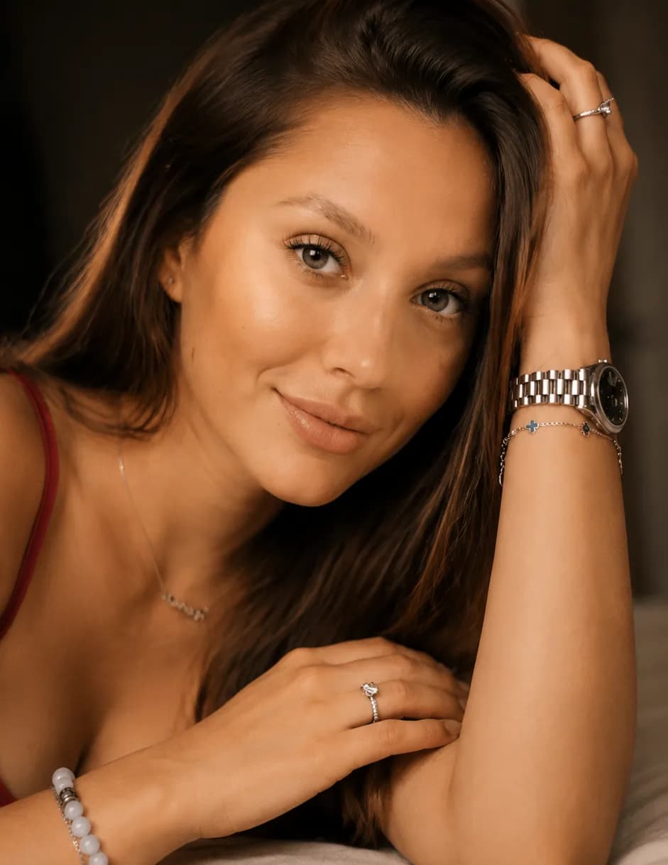 Nikki Mays image