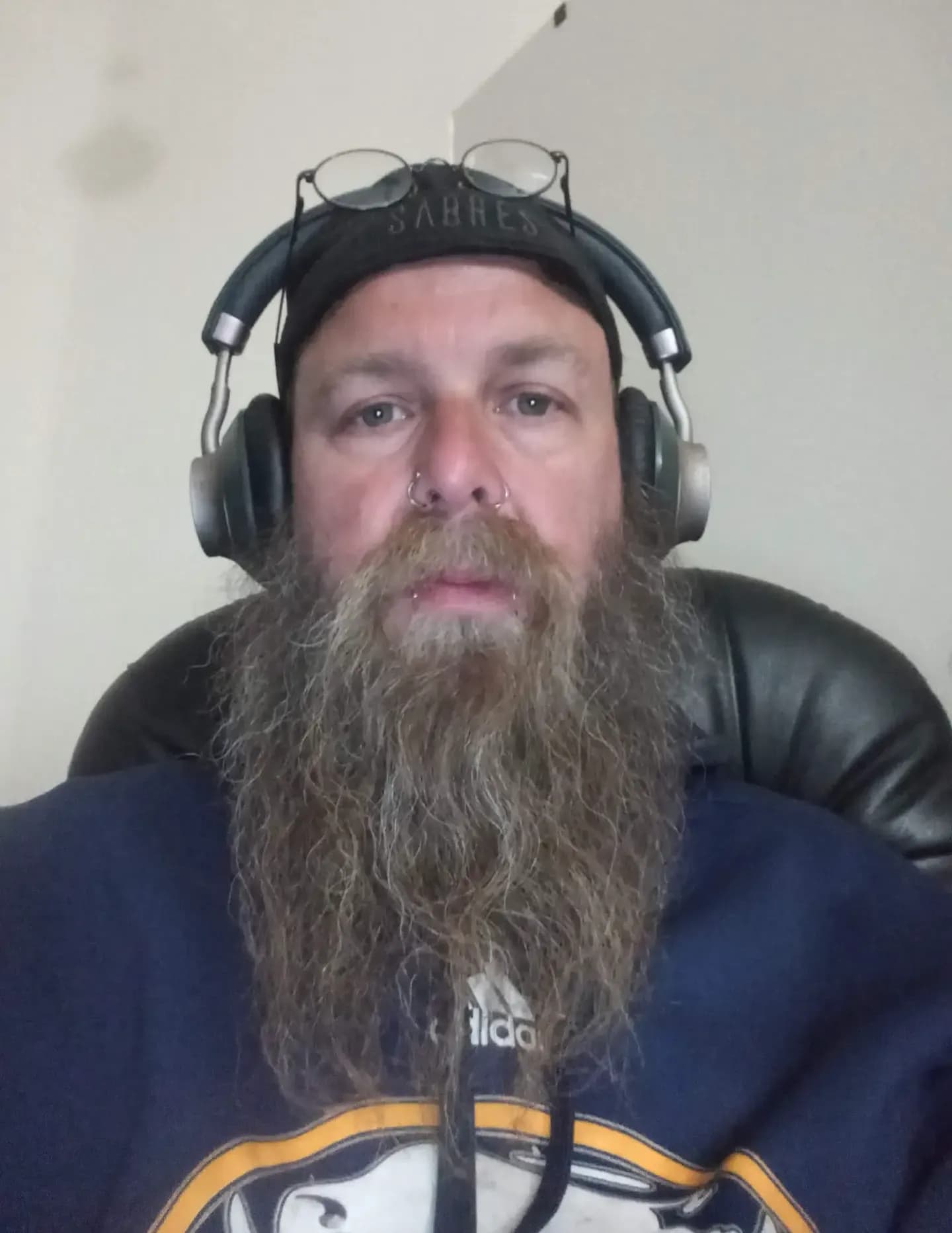 competitor qLzR6