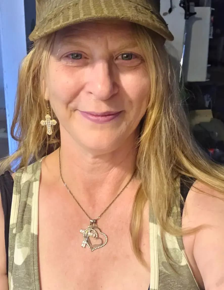 ELLYMAECANADA image