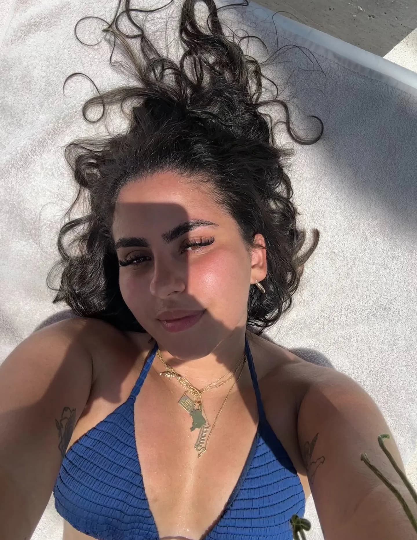 Gabby Mandelli image