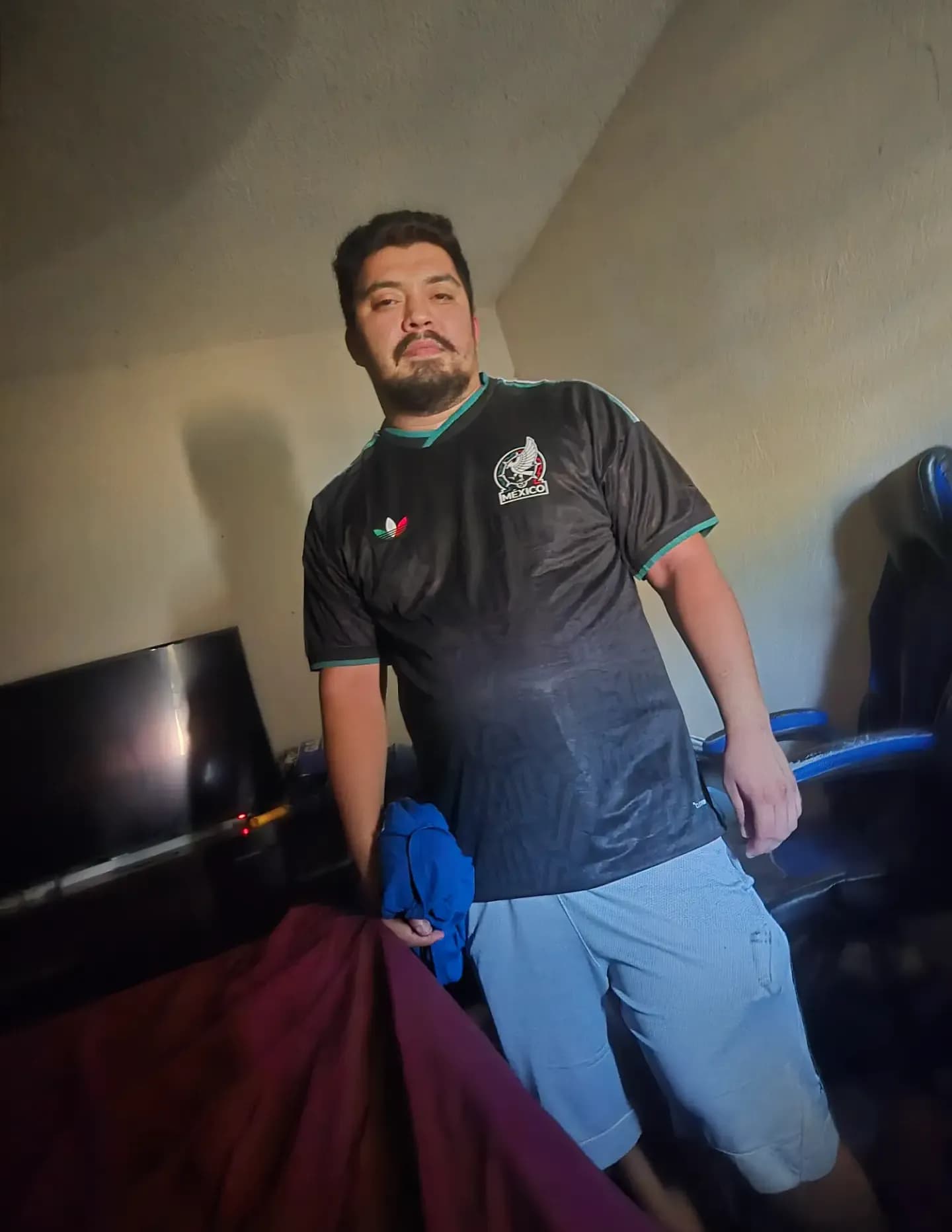 competitor rLxZm