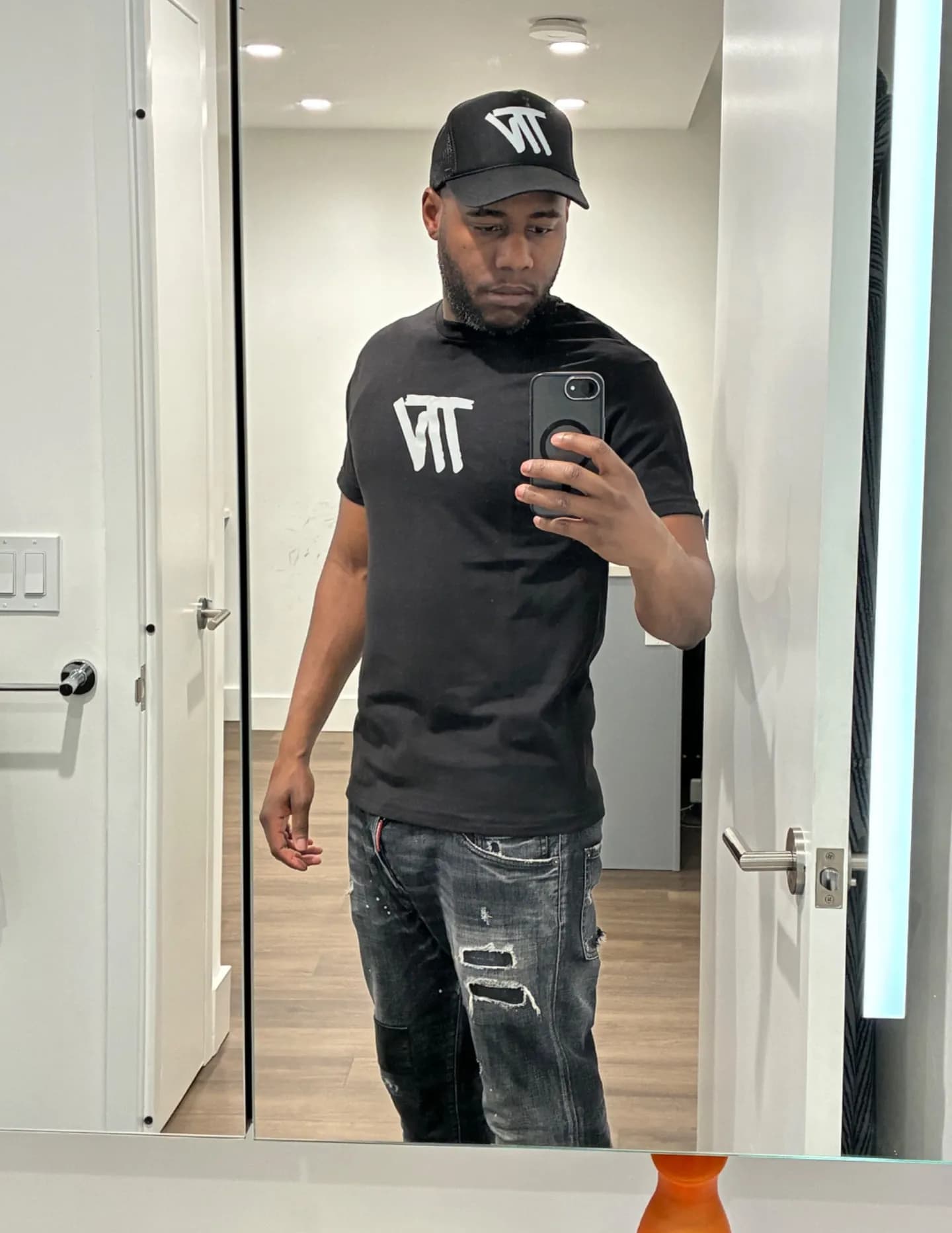 competitor YJymE