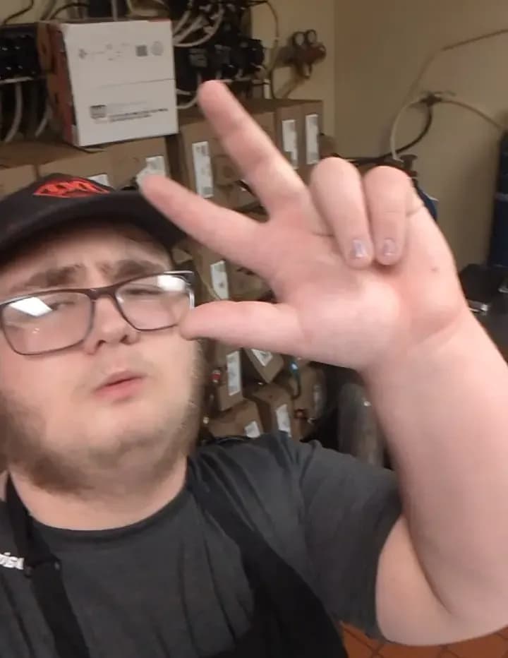 competitor pEyVG