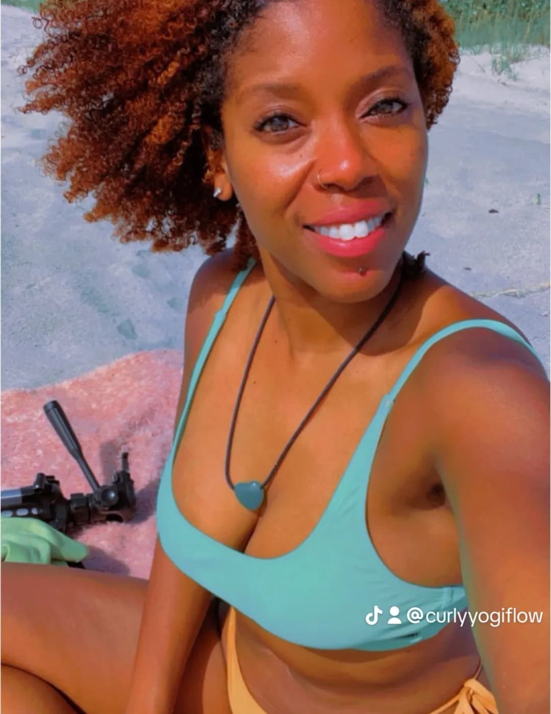 Curlyyogiflow image