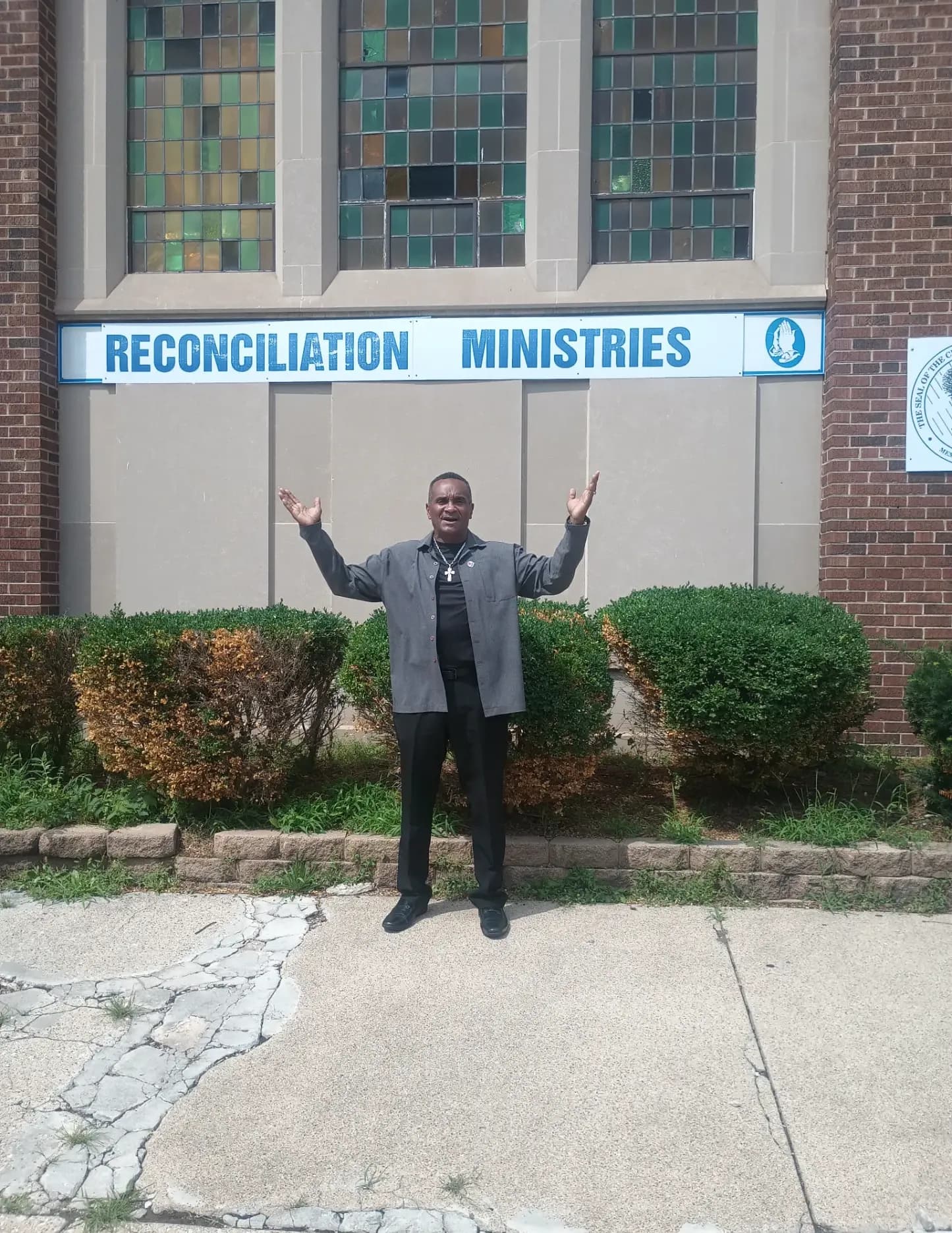 Minister Tommie D Davis Sr image
