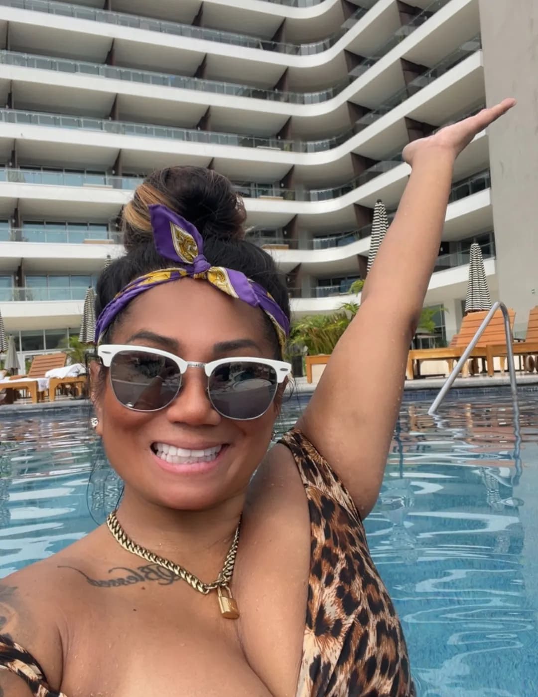 Mina Lou image