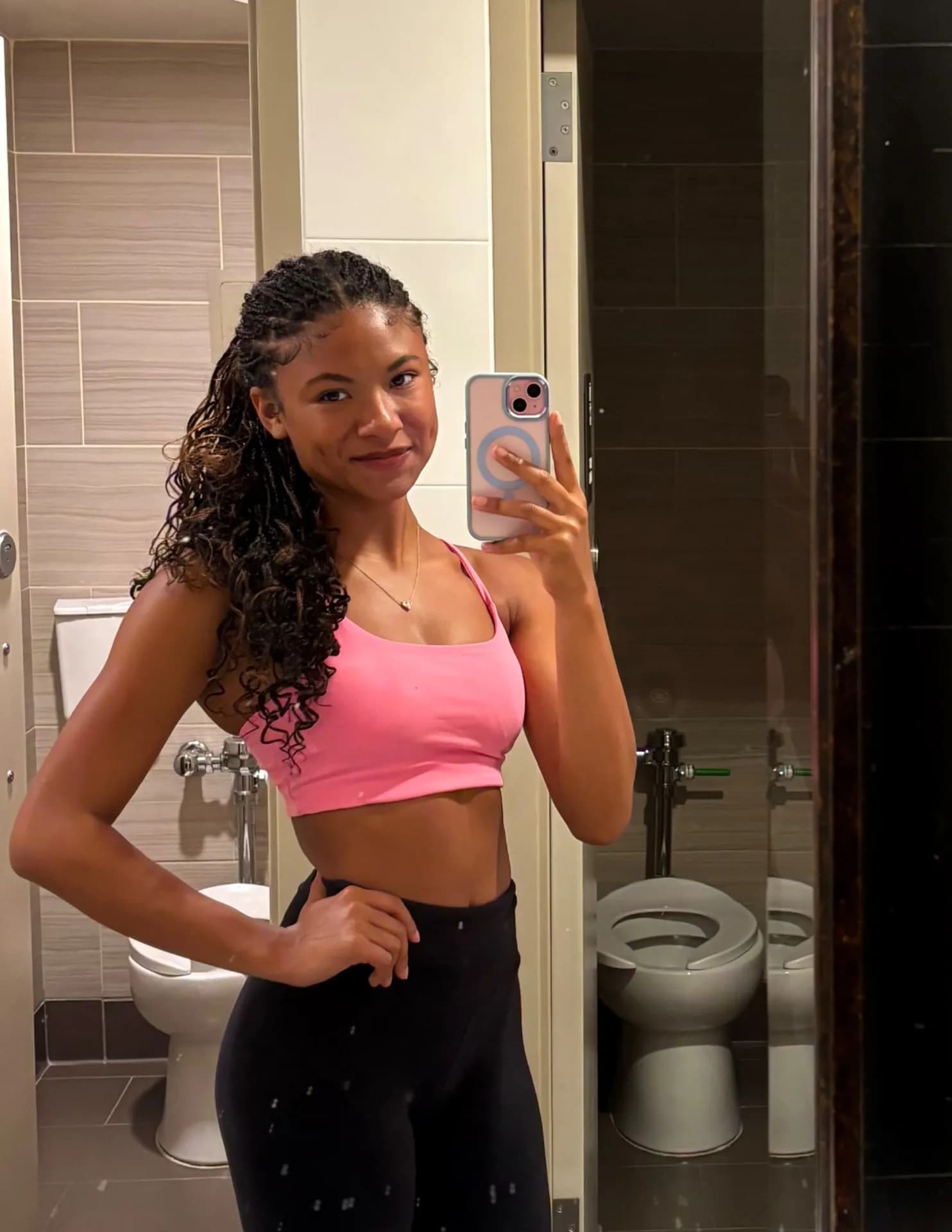 Alina Storey image