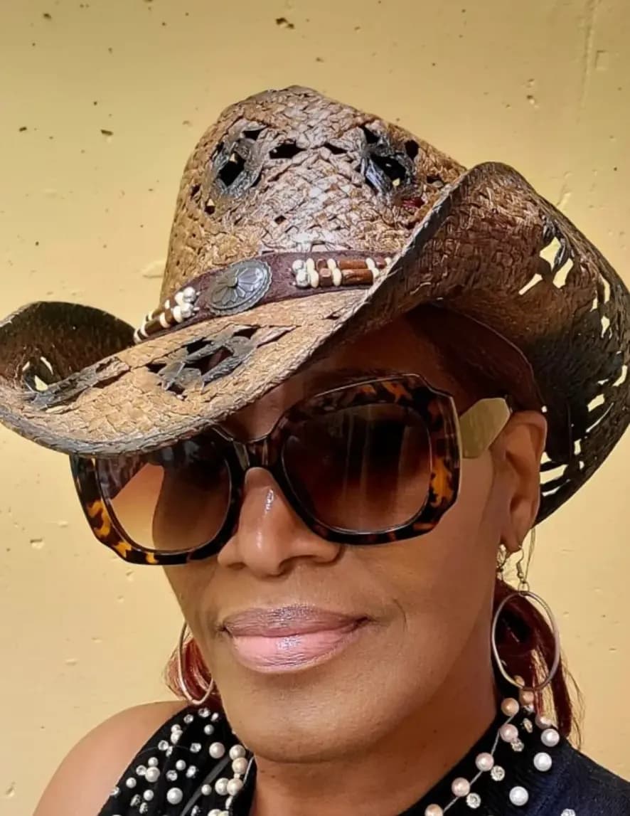 The Social Butterfly Public Figure Donnetta Carter  image