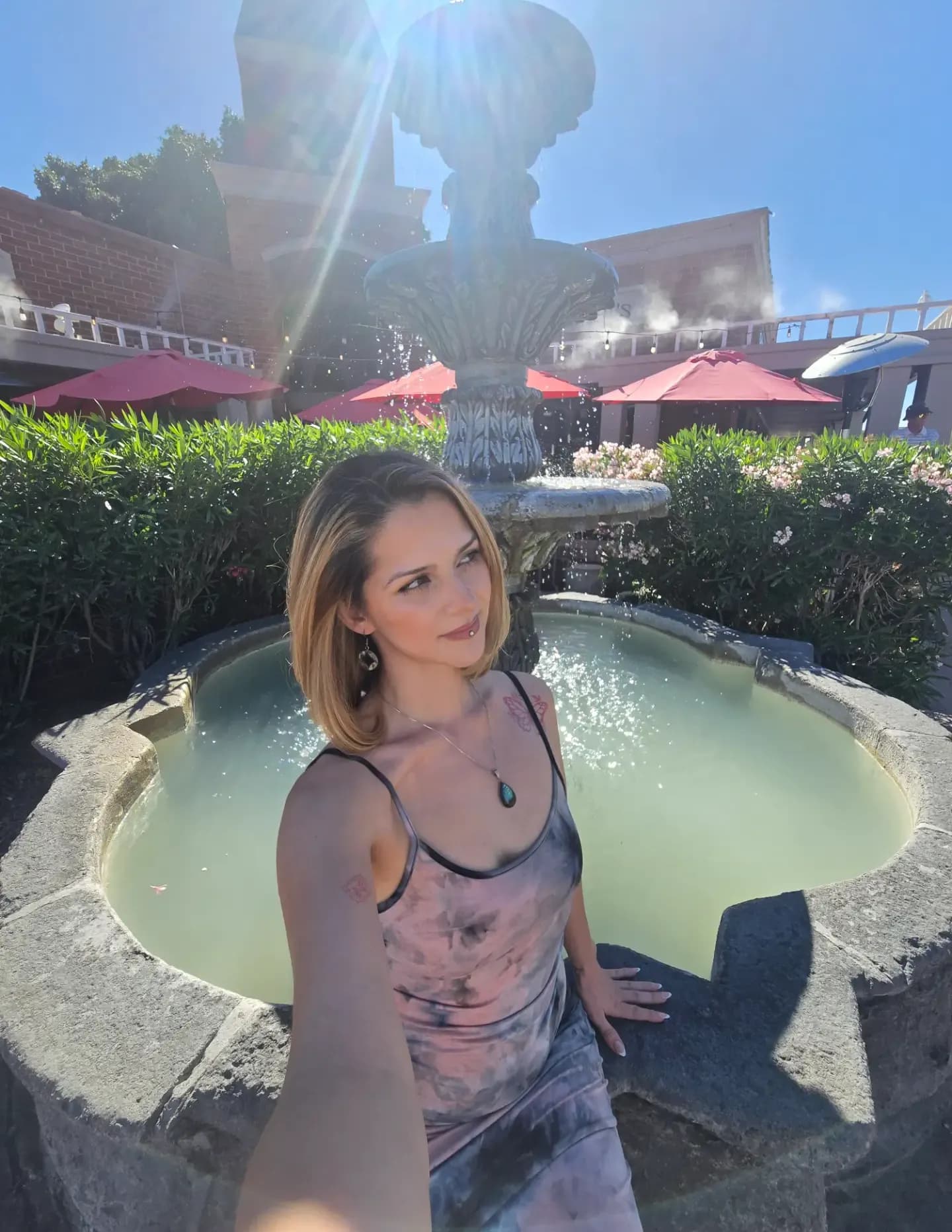 Miz Niki image