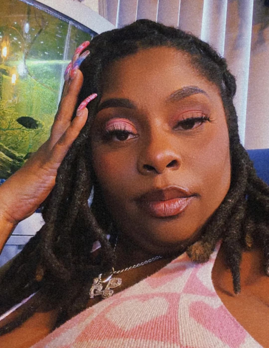 Xavia Lewis image