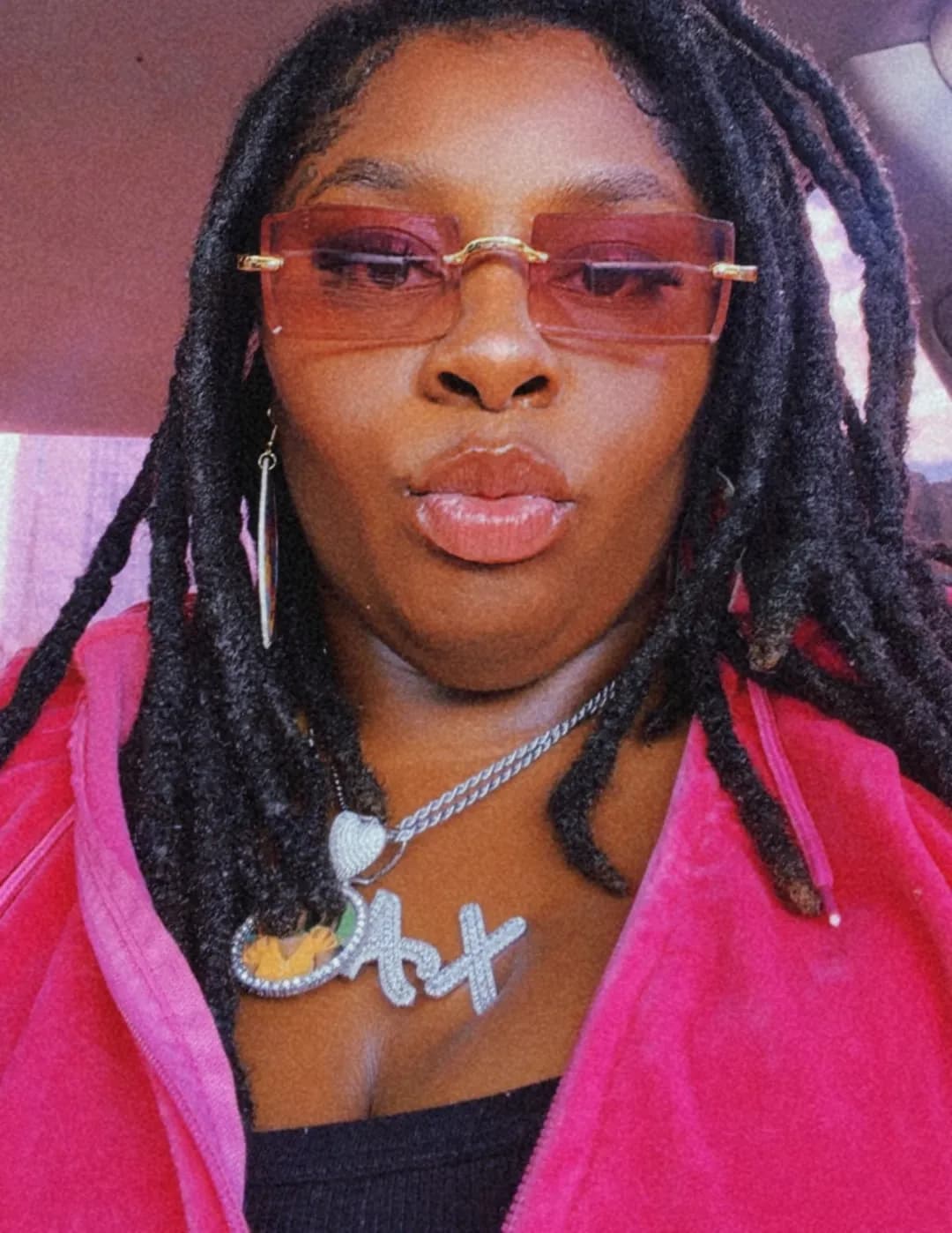 Xavia Lewis image