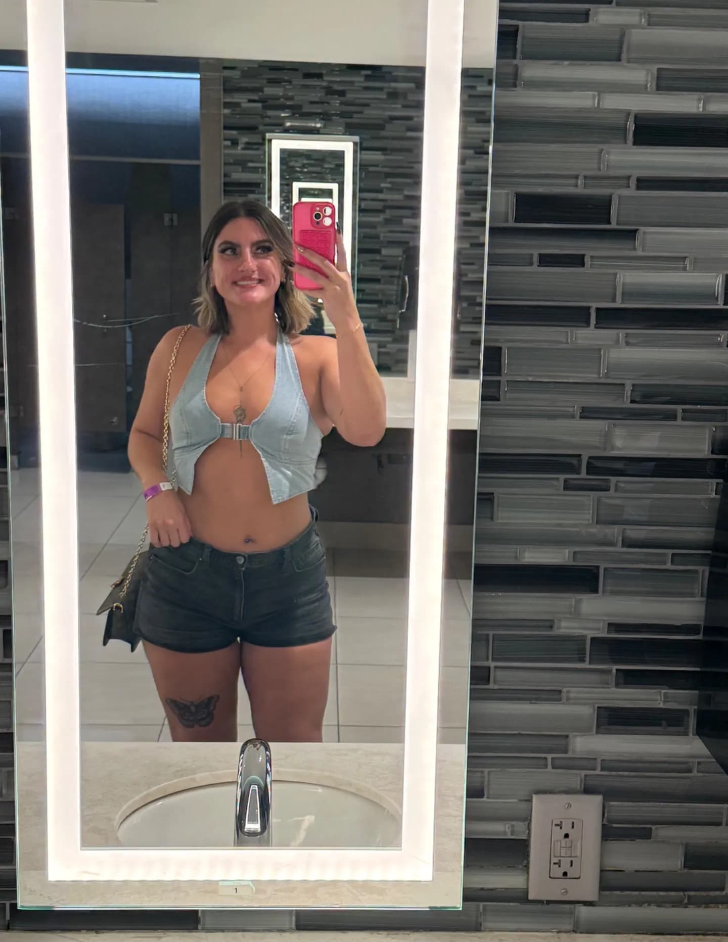 Christina Yvonne image