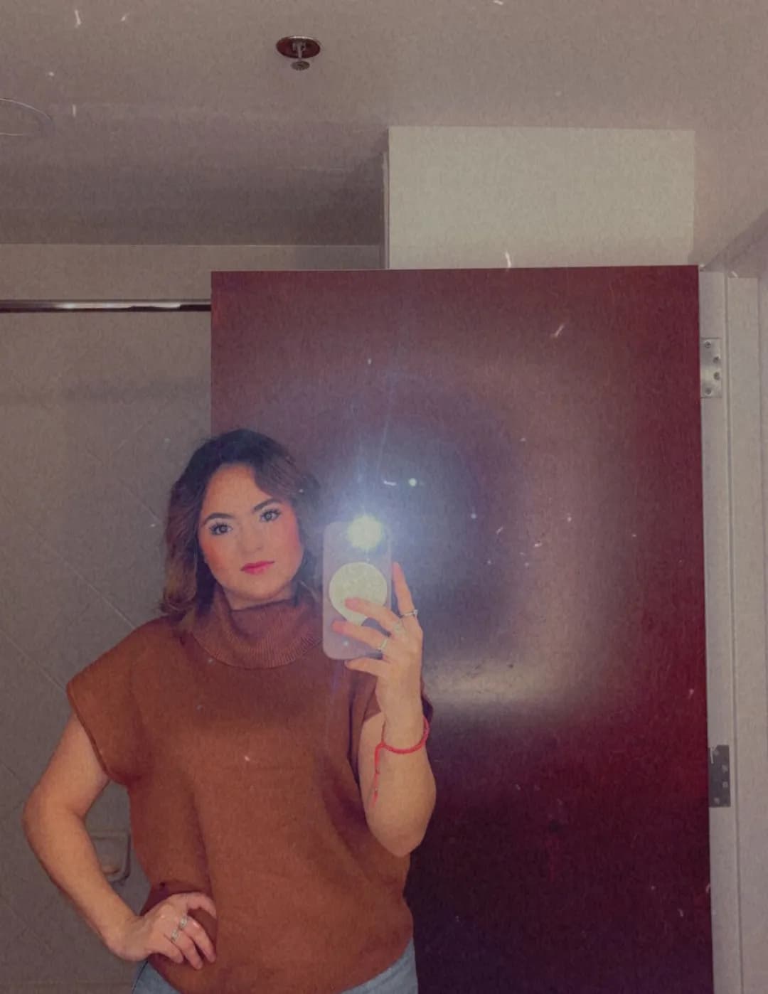 Daniela flores image