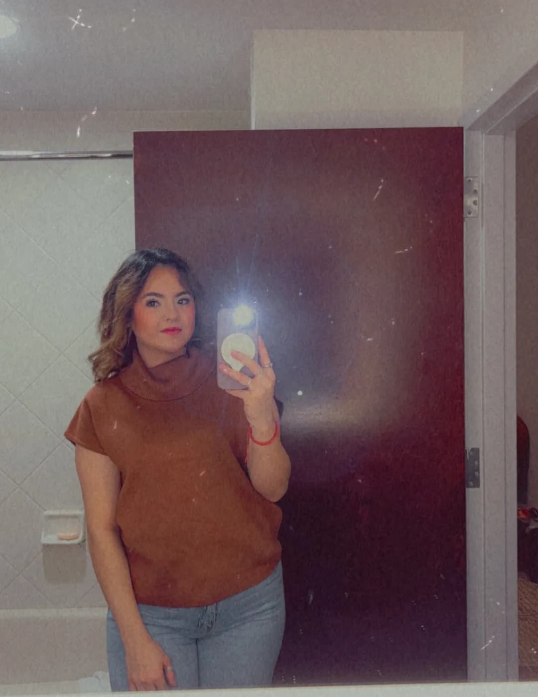 Daniela flores image