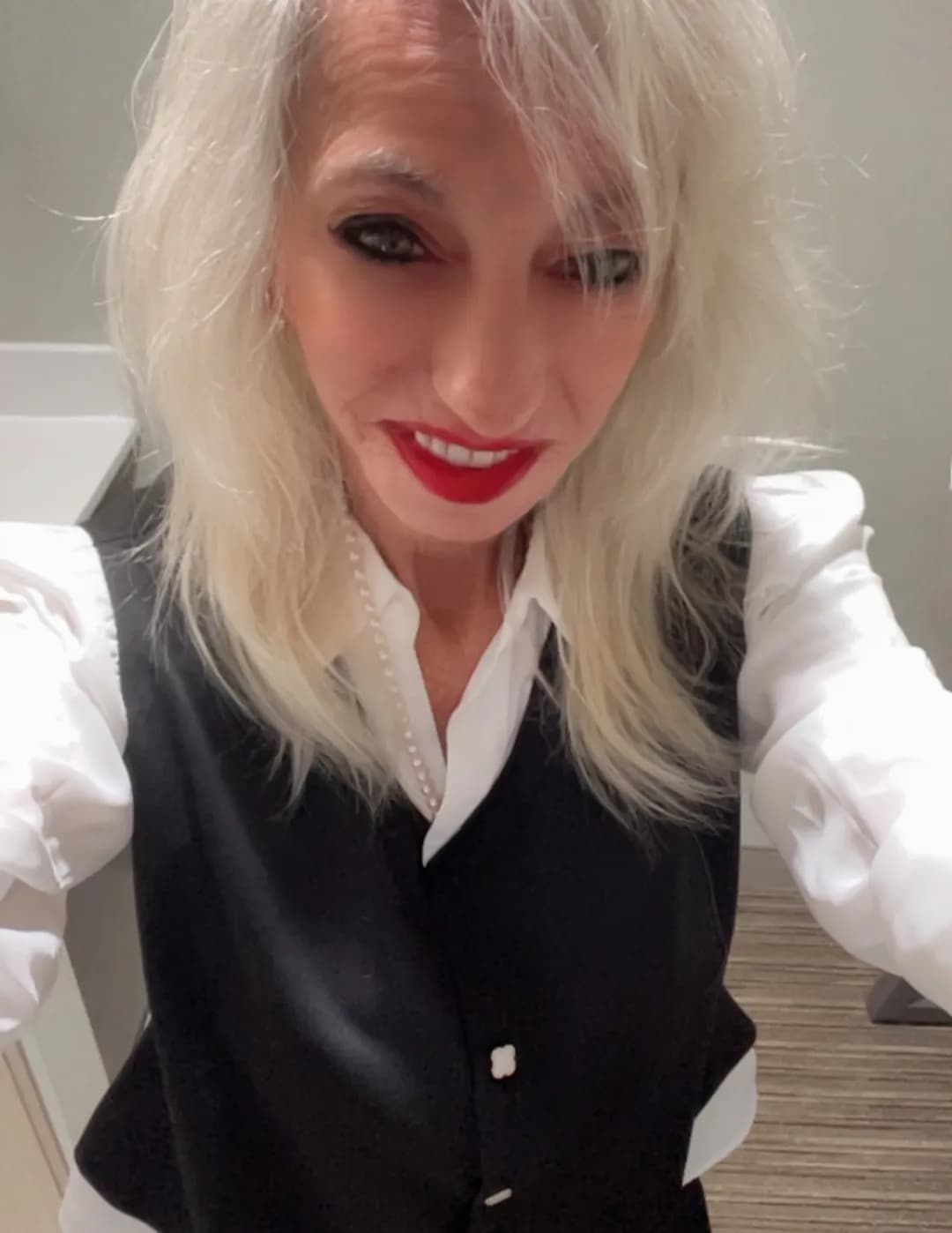 Suzanne Grim image