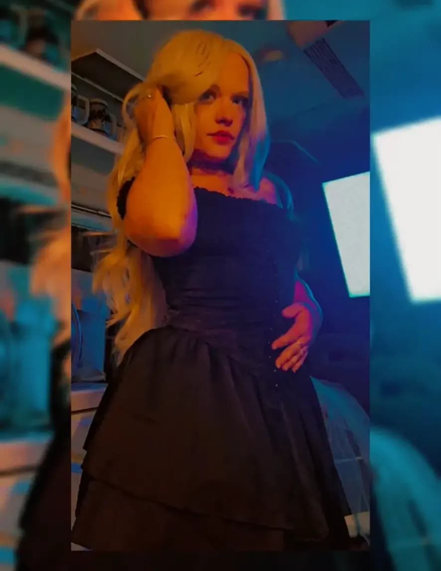 Alexandra Hart image