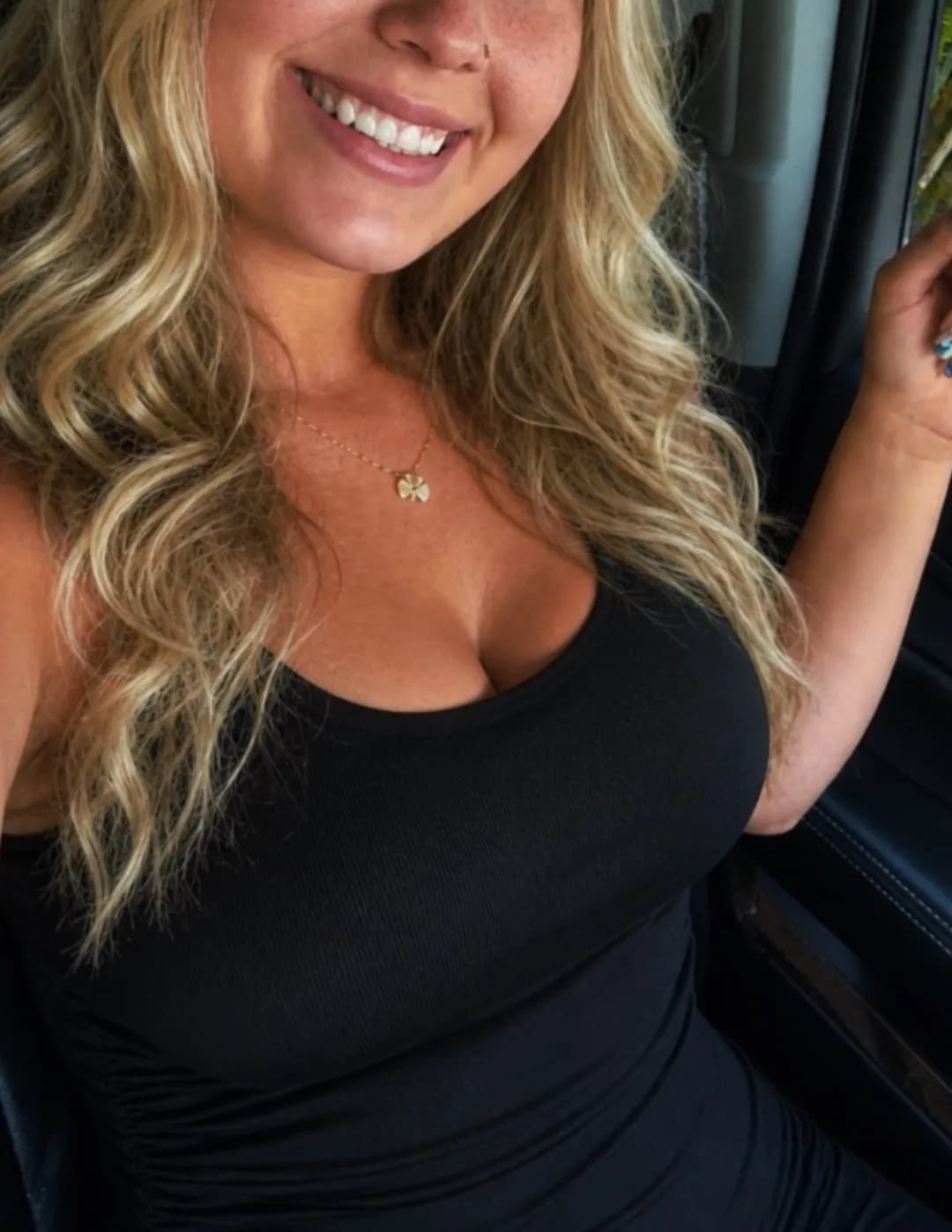 Savannah carter image