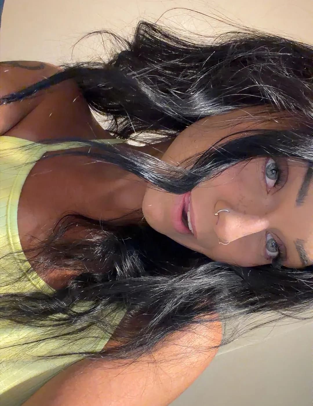 competitor yqQry