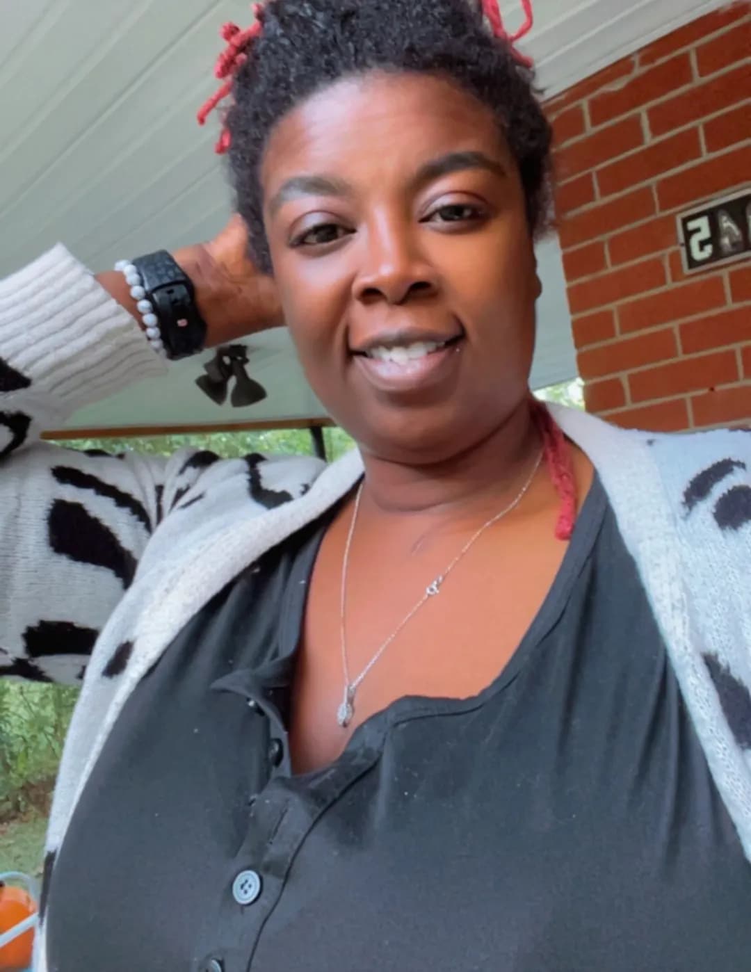 BrownEyedVixen image